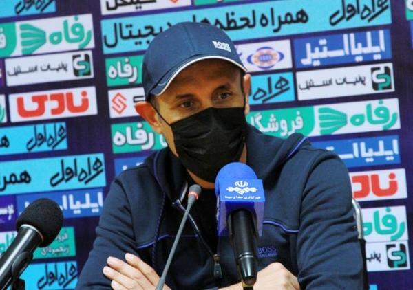 مصدومیت گل محمدی در پی پرتاب اشیا مصدومیت گل محمدی در پی پرتاب اشیا