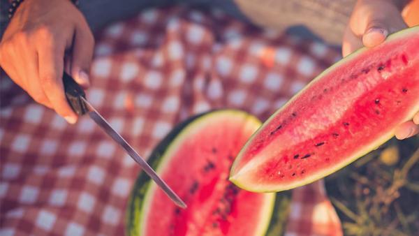 با خوردن هندوانه چاق می شویم یا لاغر؟