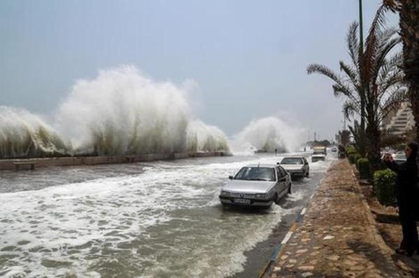 خلیج فارس و تنگه هرمز مواج می شوند؛ شنا نکنید